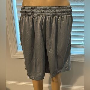 Great Nike women size M gray dri fit basketball shorts NWOT